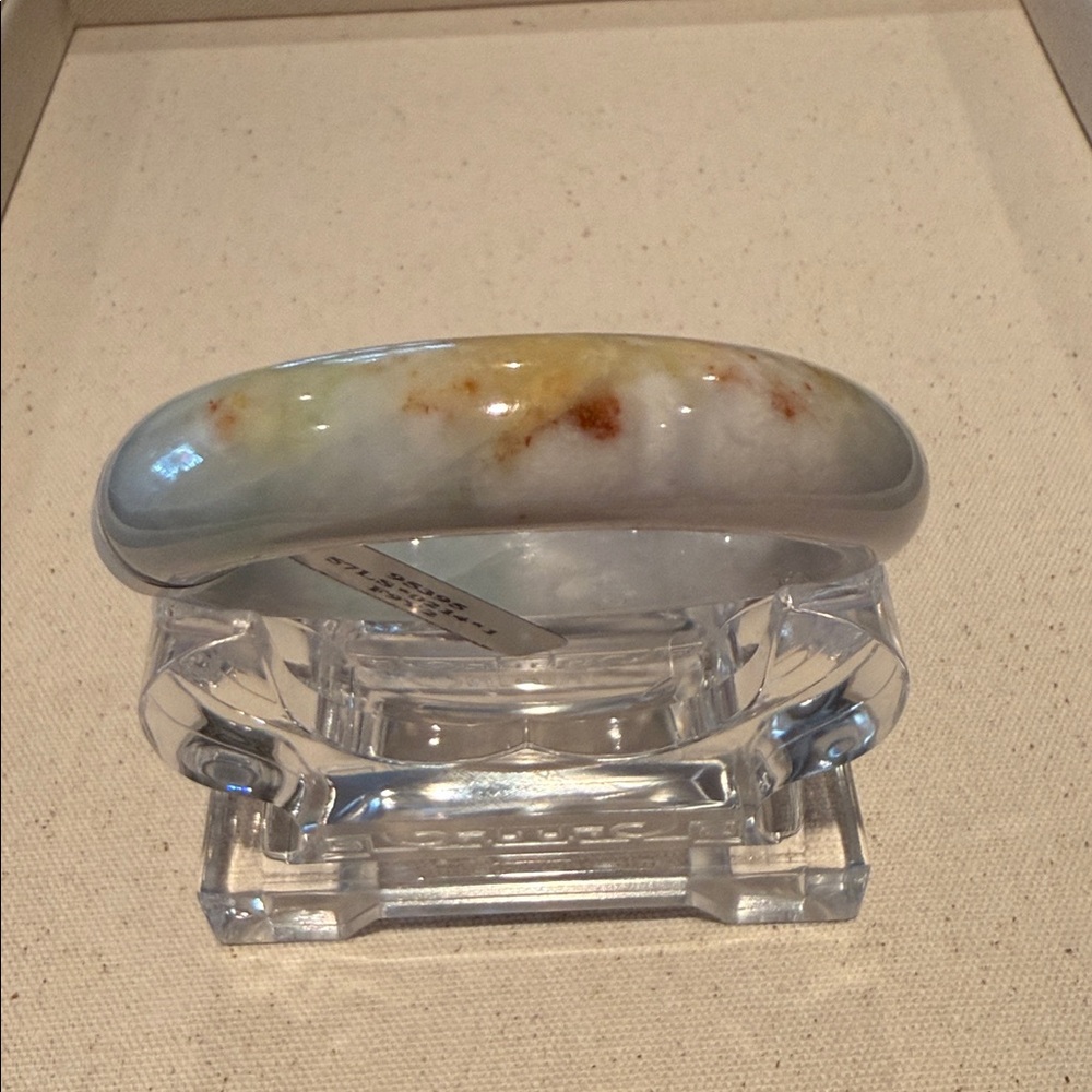 Light Jade Bangle Bracelet - Picture 2 of 3